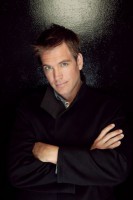 /album/fotogaleria-ncis/michael-weatherly-michael-weatherly-1154640-400-601-jpg/